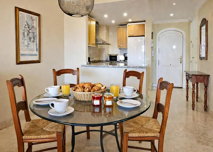 Patios De Santa Maria Golf, Elviria * 마르베야